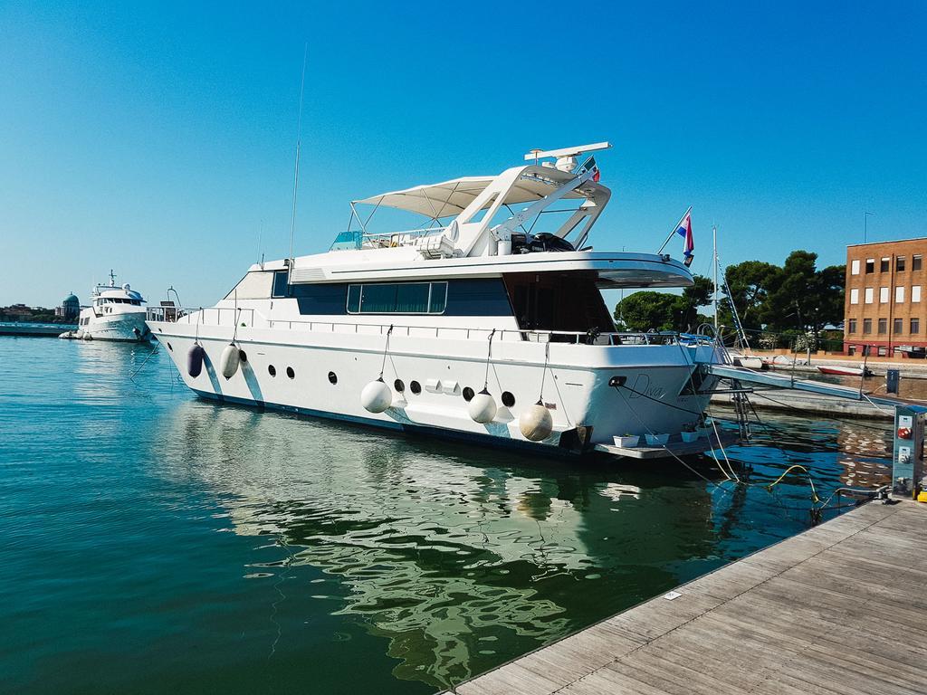 Yacht Diva Hotel en barco Venecia
