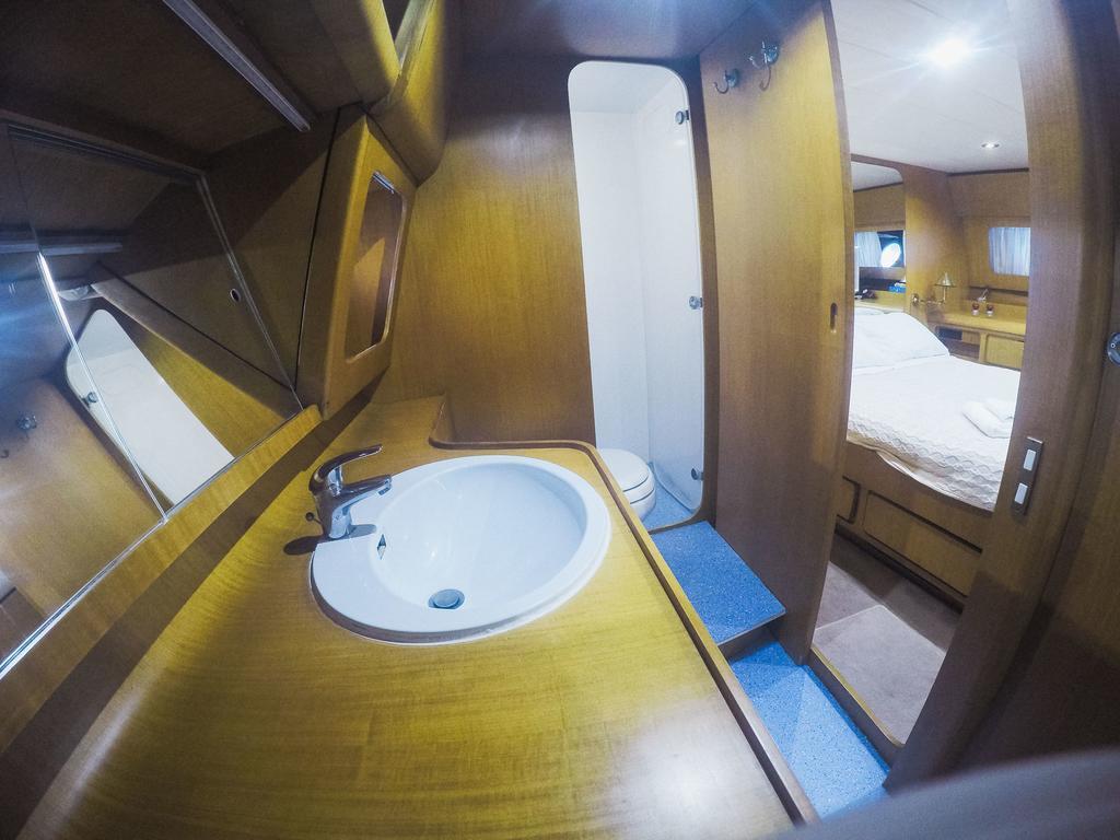 Yacht Diva Hotel en barco Venecia